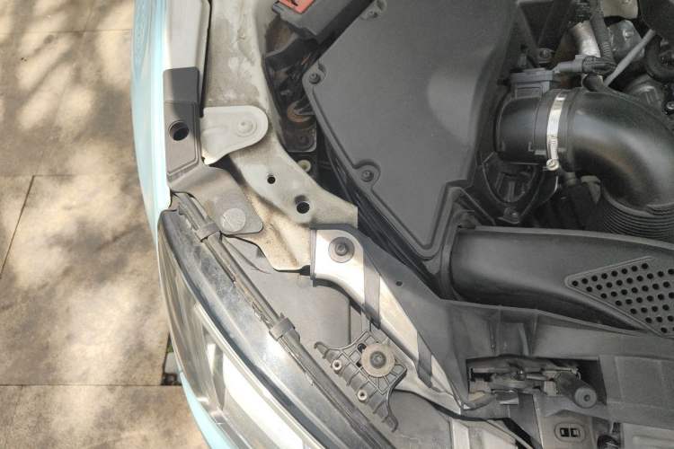 Used Audi A4L 2019 40 TFSI Ambition China VI Engine Bay Right
