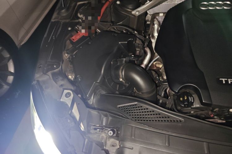 Used Audi A4L 2019 40 TFSI Ambition China VI Engine Bay Right