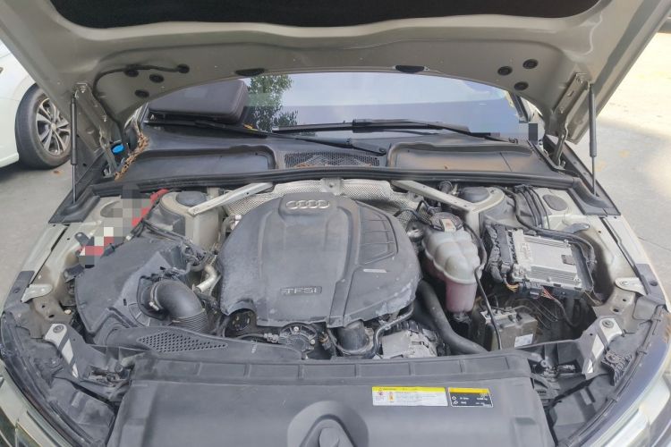 Used Audi A4L 2019 40 TFSI Ambition China VI Engine Bay