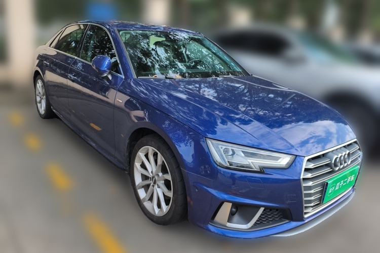 Used Audi A4L 2019 40 TFSI Fashion Edition China VI Emission Standard Front Right 45 Deg