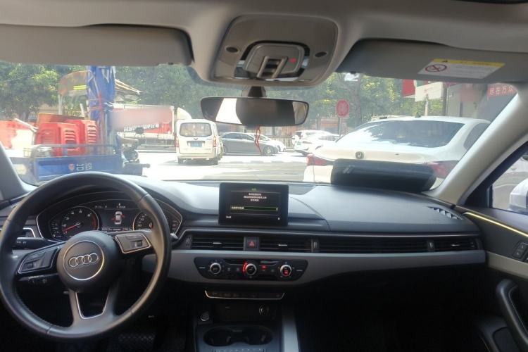 Used Audi A4L 2019 40 TFSI Ambition China VI Headliner