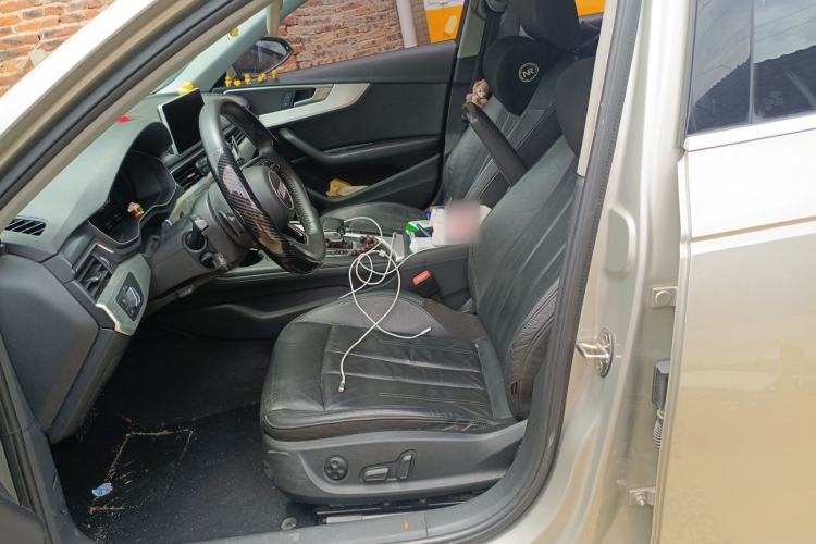 Used Audi A4L 2019 40 TFSI Fashion Edition China VI Emission Standard Left Front Seat