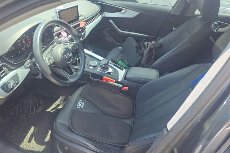 Used Audi A4L 2019 40 TFSI Fashion Edition China VI Emission Standard Left Front Seat