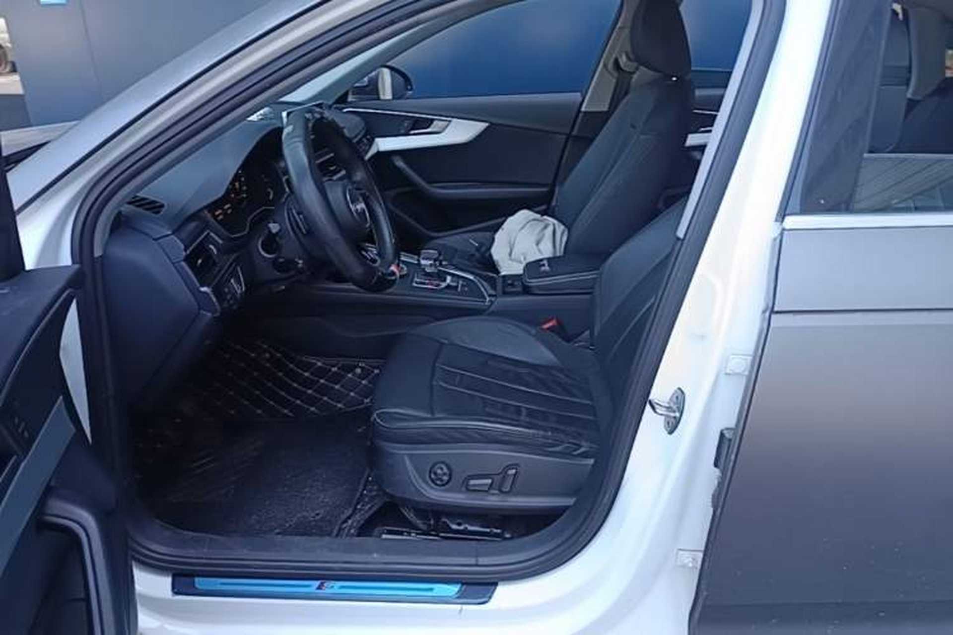 Used Audi A4L 2019 40 TFSI Fashion Edition China VI Emission Standard Left Front Seat