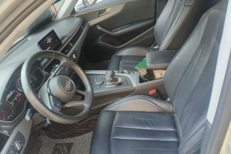 Used Audi A4L 2019 40 TFSI Ambition China VI Left Front Seat