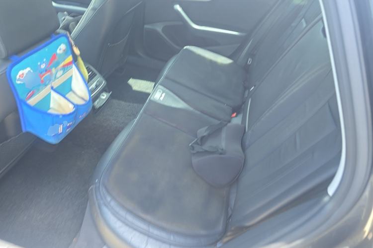 Used Audi A4L 2019 40 TFSI Fashion Edition China VI Emission Standard Left Rear Seat
