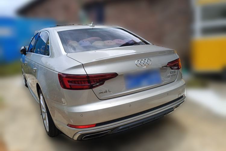 Used Audi A4L 2019 40 TFSI Fashion Edition China VI Emission Standard Rear Left 45 Deg