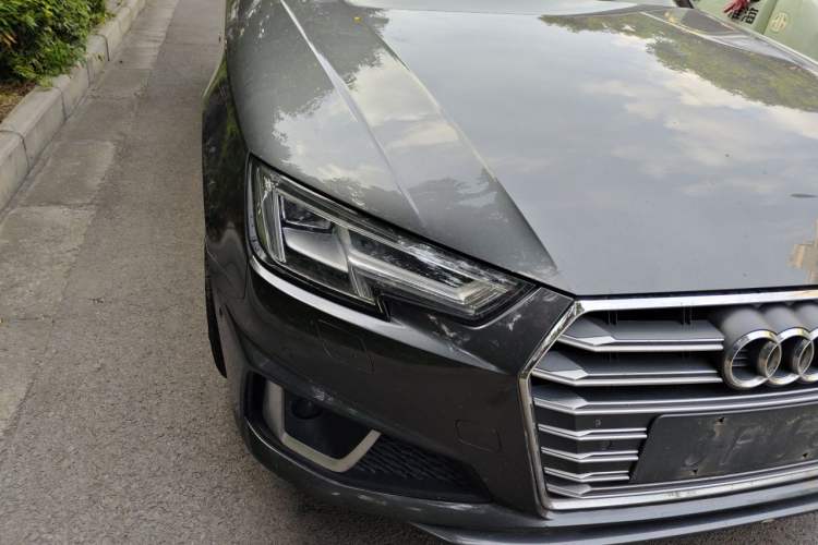 Used Audi A4L 2019 40 TFSI Fashion Version China V Right Front Headlight