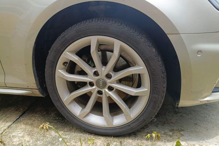 Used Audi A4L 2019 40 TFSI Fashion Edition China VI Emission Standard Right Front Wheel Hub