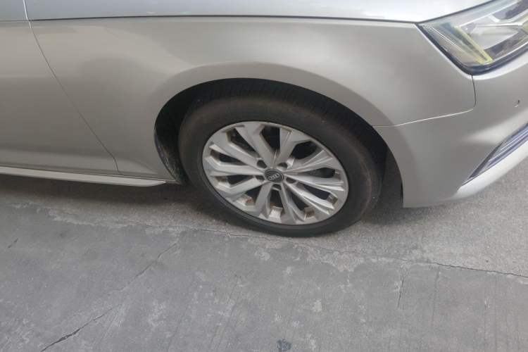 Used Audi A4L 2019 40 TFSI Ambition China VI Right Front Wheel Hub