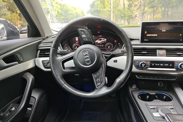 Used Audi A4L 2019 40 TFSI Fashion Version China V Steering Wheel