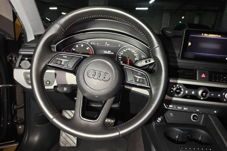 Used Audi A4L 2019 40 TFSI Ambition China VI Steering Wheel