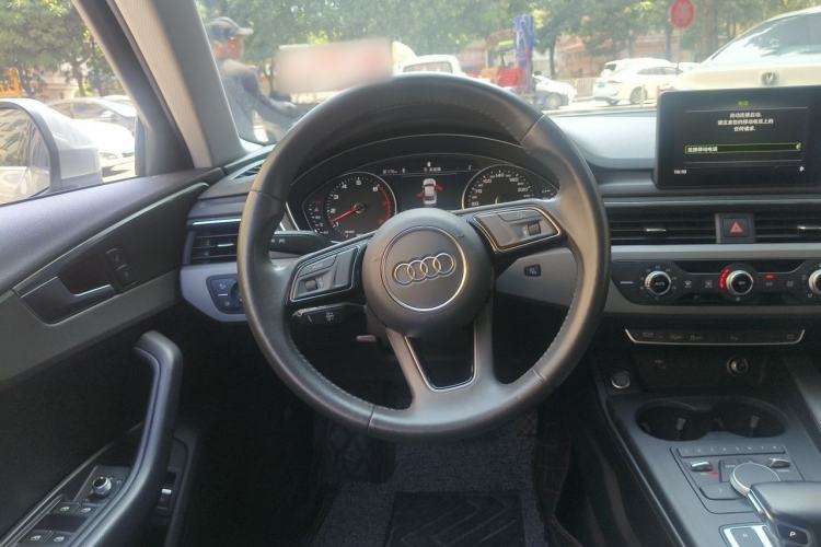 Used Audi A4L 2019 40 TFSI Ambition China VI Steering Wheel