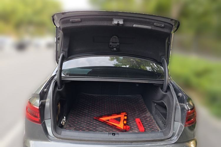 Used Audi A4L 2019 40 TFSI Fashion Version China V Trunk