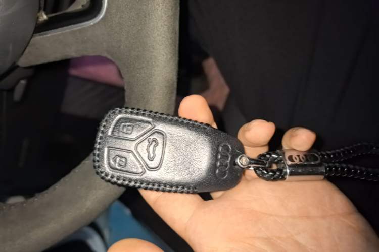 Used Audi A4L 2019 45 TFSI quattro Individual Sport Edition China V Vehicle Key