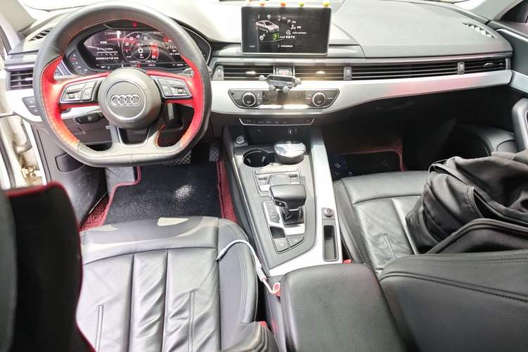 Used Audi A4L 2019 40 TFSI Fashion Edition China VI Emission Standard Center Console