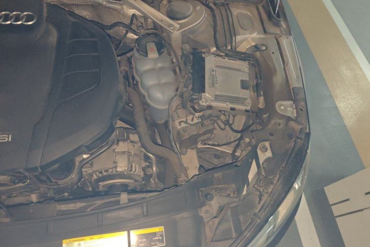 Used Audi A4L 2019 40 TFSI Ambition China VI Engine Bay Left