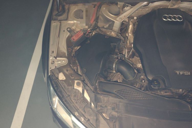 Used Audi A4L 2019 40 TFSI Ambition China VI Engine Bay Right