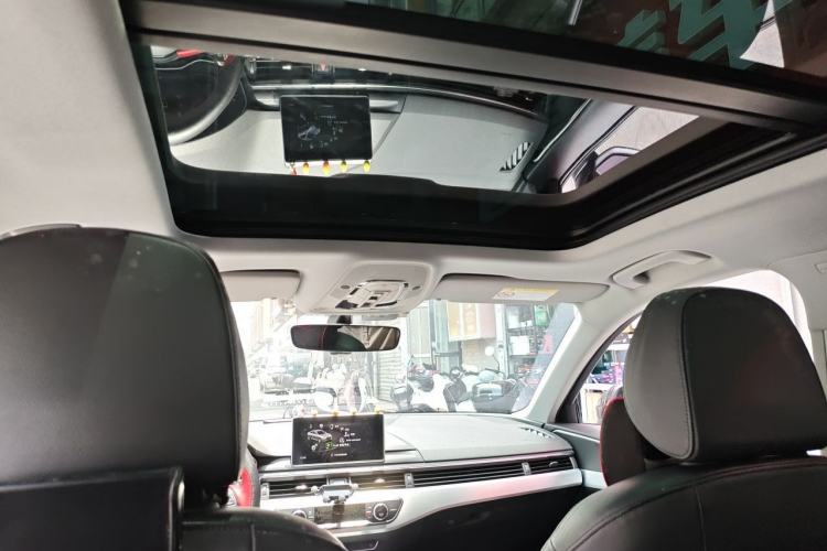 Used Audi A4L 2019 40 TFSI Fashion Edition China VI Emission Standard Headliner