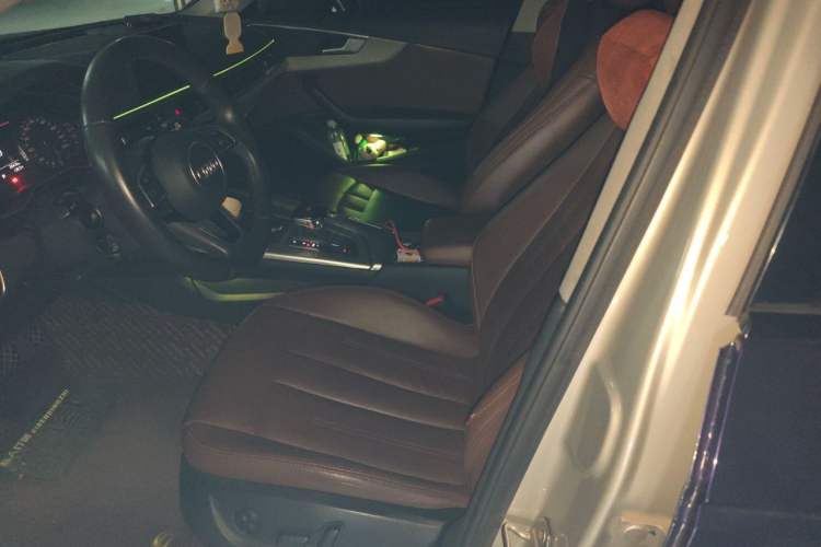 Used Audi A4L 2019 40 TFSI Ambition China VI Left Front Seat