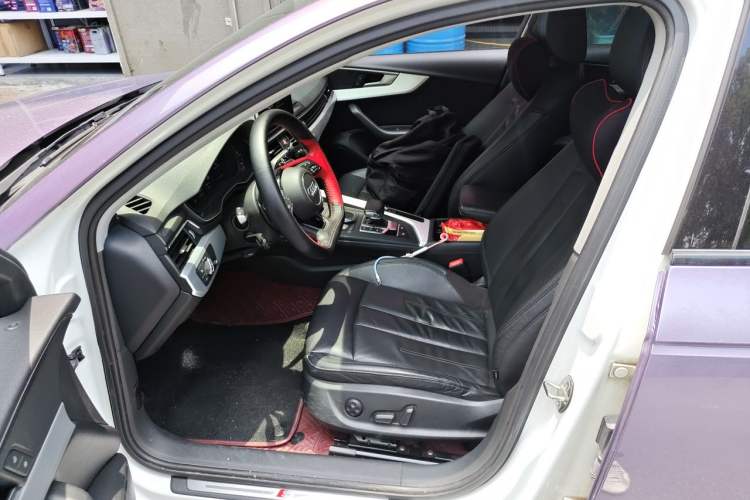 Used Audi A4L 2019 40 TFSI Fashion Edition China VI Emission Standard Left Front Seat