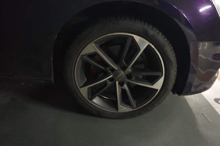 Used Audi A4L 2019 40 TFSI Ambition China VI Right Front Wheel Hub