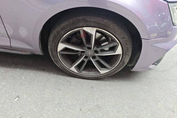 Used Audi A4L 2019 40 TFSI Fashion Edition China VI Emission Standard Right Front Wheel Hub