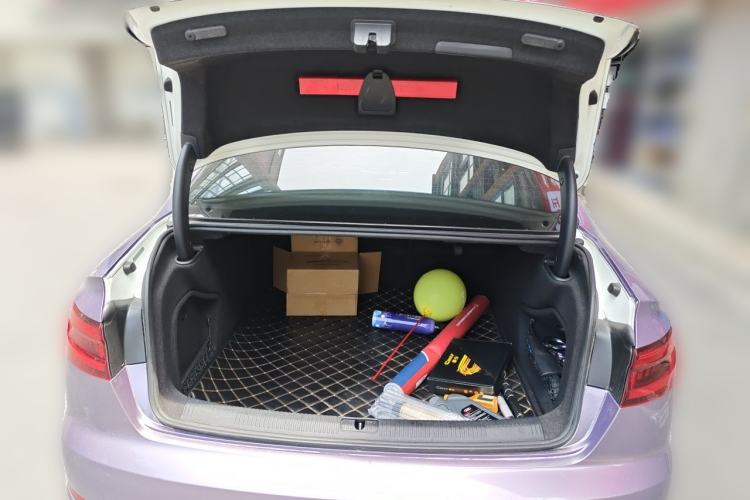 Used Audi A4L 2019 40 TFSI Fashion Edition China VI Emission Standard Trunk