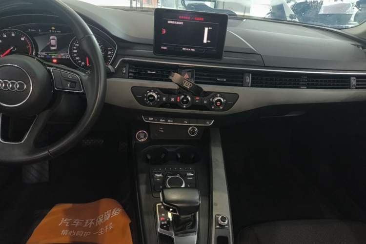 Used Audi A4L 2019 40 TFSI Ambition China VI Audio And AC Panel