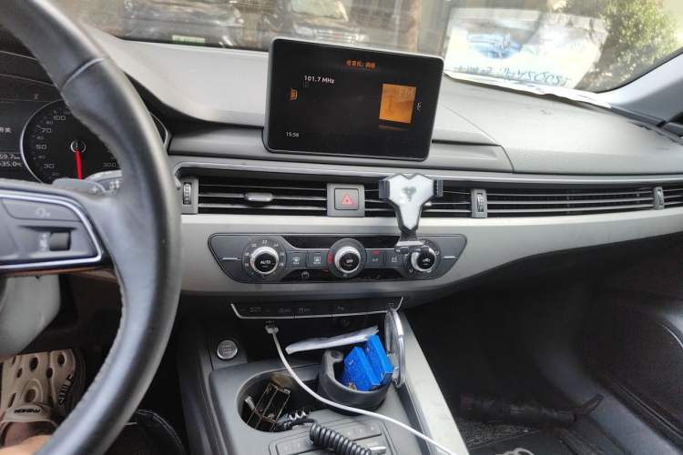 Used Audi A4L 2019 40 TFSI Ambition China VI Audio And AC Panel