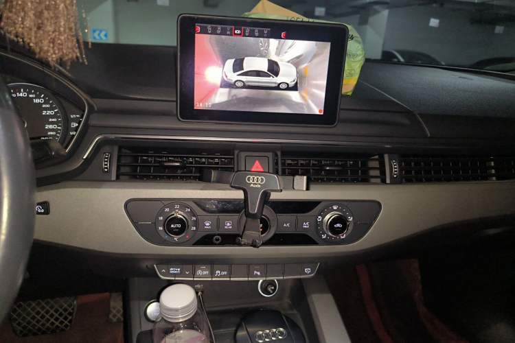 Used Audi A4L 2019 40 TFSI Ambition China VI Audio And AC Panel