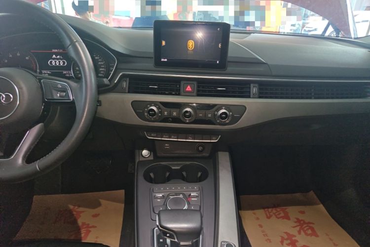 Used Audi A4L 2019 40 TFSI Ambition China VI Audio And AC Panel