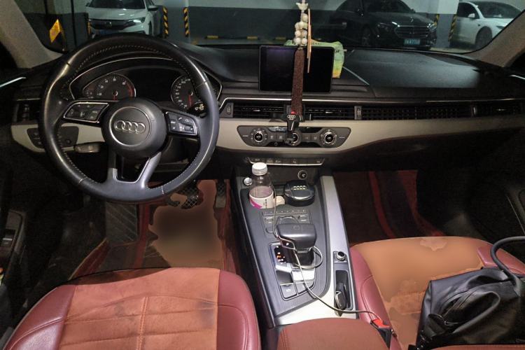 Used Audi A4L 2019 40 TFSI Ambition China VI Center Console