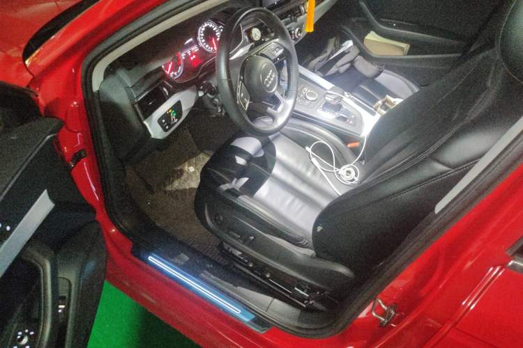 Used Audi A4L 2019 40 TFSI Ambition Version China V Driver Seat