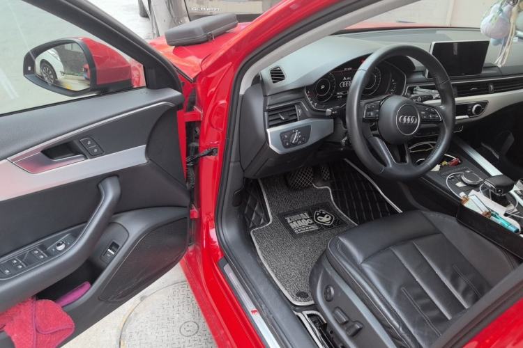 Used Audi A4L 2019 40 TFSI Fashion Edition China VI Emission Standard Driver Seat