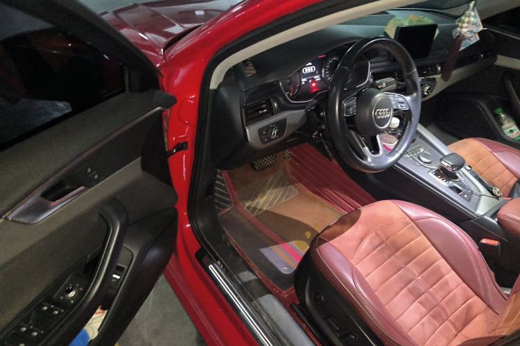 Used Audi A4L 2019 40 TFSI Ambition China VI Driver Seat