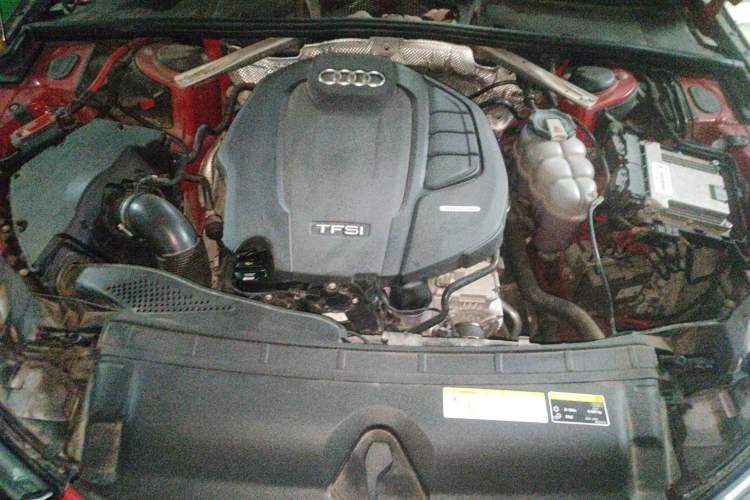 Used Audi A4L 2019 40 TFSI Ambition Version China V Engine Bay