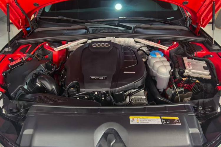 Used Audi A4L 2019 40 TFSI Fashion Version China V Engine Bay