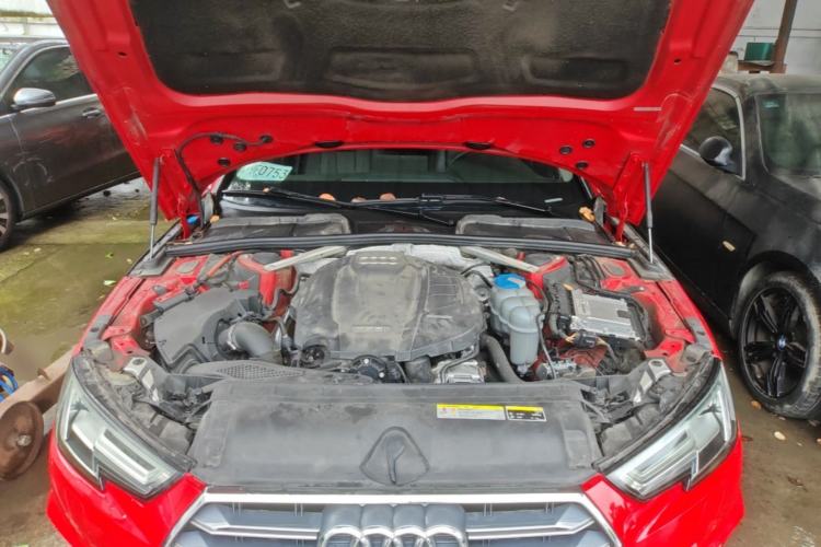 Used Audi A4L 2019 40 TFSI Fashion Version China V Engine Bay
