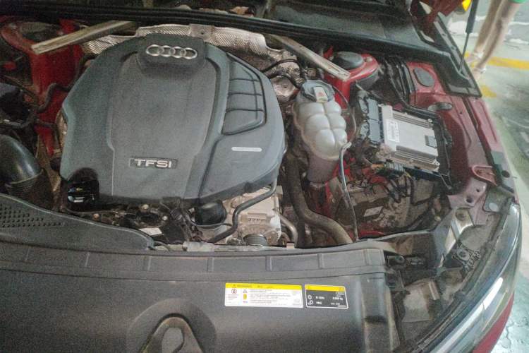 Used Audi A4L 2019 40 TFSI Ambition Version China V Engine Bay Left