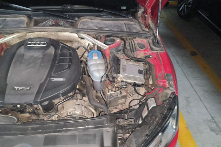 Used Audi A4L 2019 40 TFSI Ambition China VI Engine Bay Left