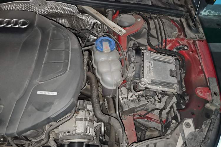 Used Audi A4L 2019 40 TFSI Ambition China VI Engine Bay Left
