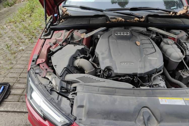 Used Audi A4L 2019 40 TFSI Ambition China VI Engine Bay Right