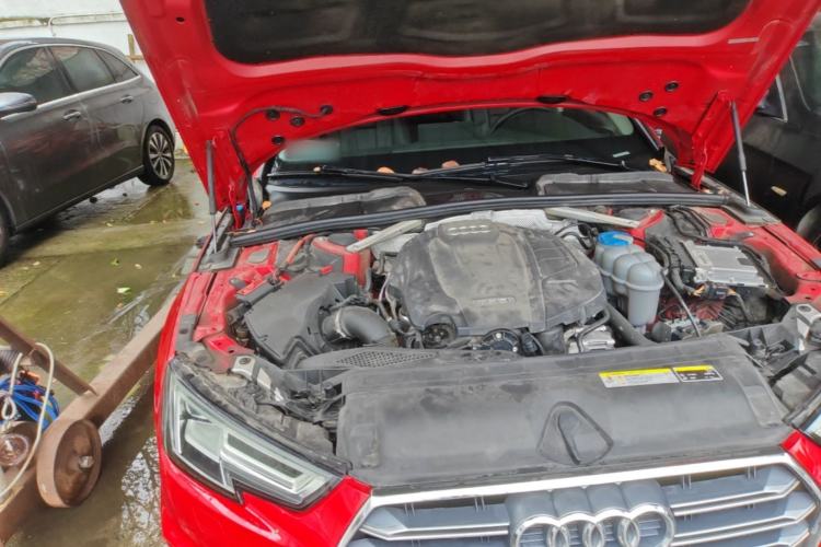 Used Audi A4L 2019 40 TFSI Fashion Version China V Engine Bay Right