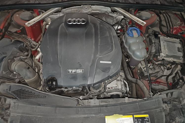 Used Audi A4L 2019 40 TFSI Ambition China VI Engine Bay