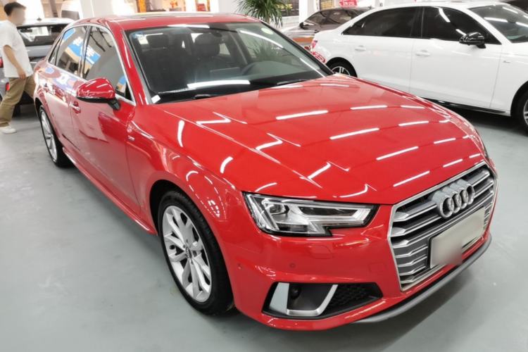 Used Audi A4L 2019 40 TFSI Fashion Edition China VI Emission Standard Front Right 45 Deg