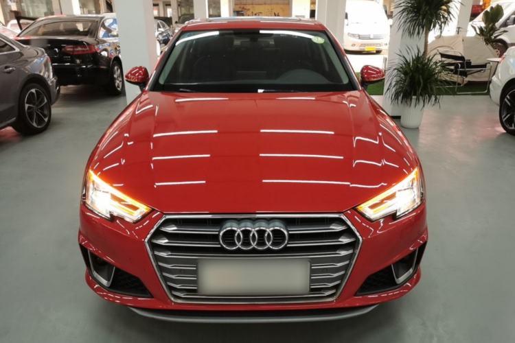 Used Audi A4L 2019 40 TFSI Fashion Edition China VI Emission Standard Front