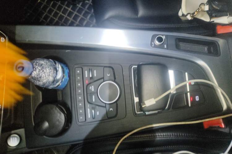 Used Audi A4L 2019 40 TFSI Ambition Version China V Gear Lever