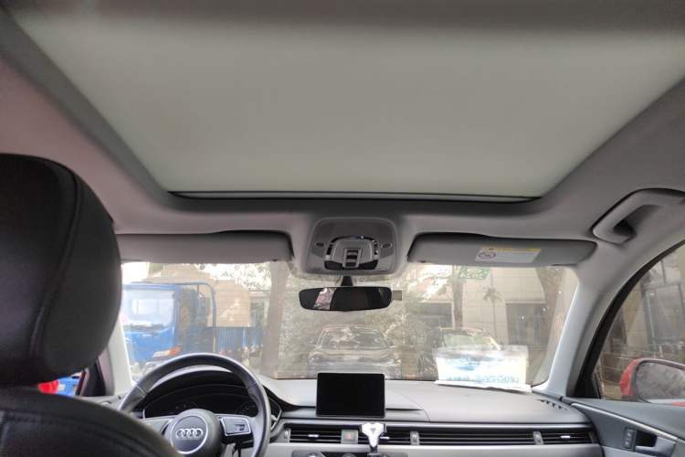 Used Audi A4L 2019 40 TFSI Ambition China VI Headliner