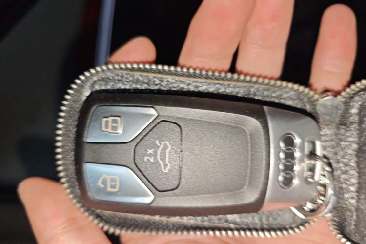 Used Audi A4L 2019 40 TFSI Fashion Version China V Interior 1